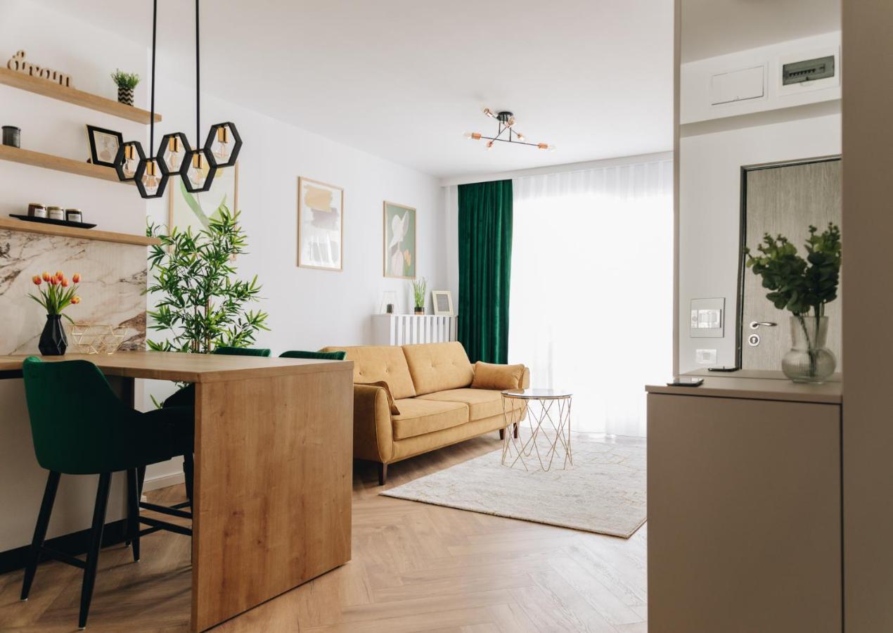 Tulip Apartment Oradea Exterior photo